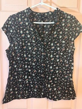 Women’s Black Floral Button-Front Blouse